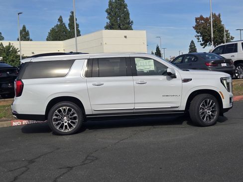 New 2026 GMC Yukon XL Denali w/ Sun & Power Step Package image 3
