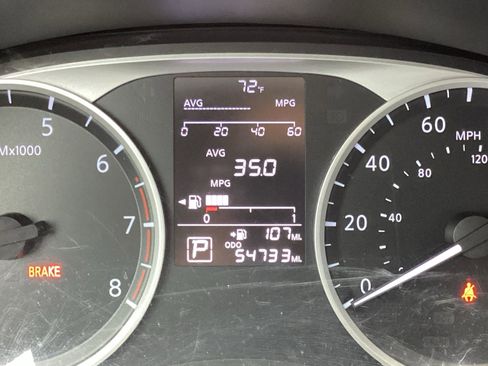 Used 2023 Nissan Versa S image 3