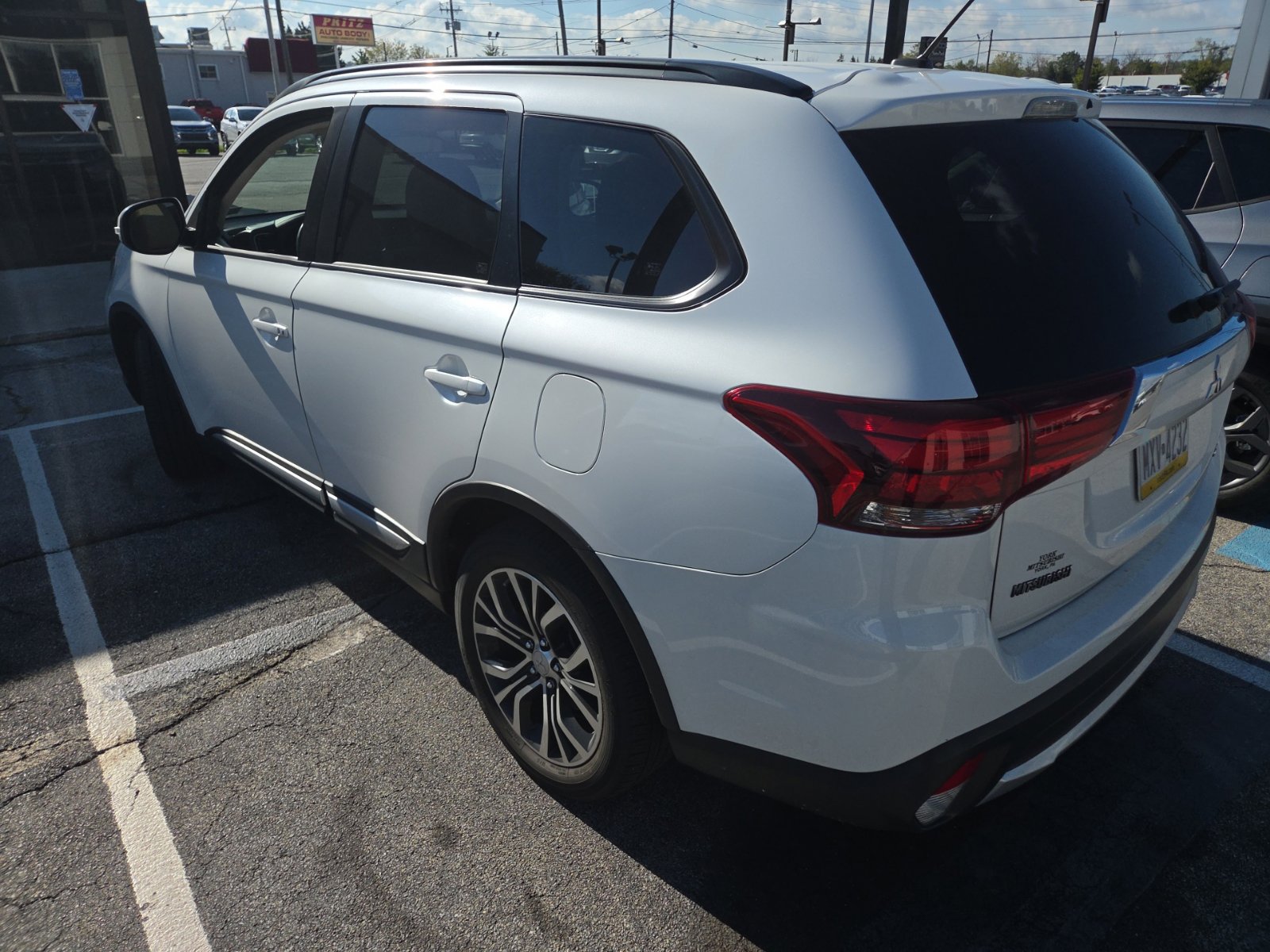 Used 2016 Mitsubishi Outlander SEL AWD/4WD image 4