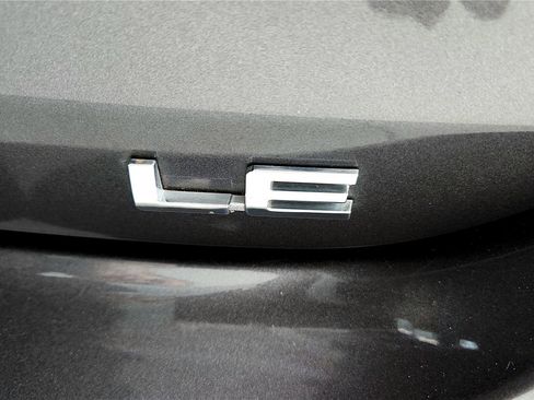 Used 2023 Toyota Highlander LE image 13