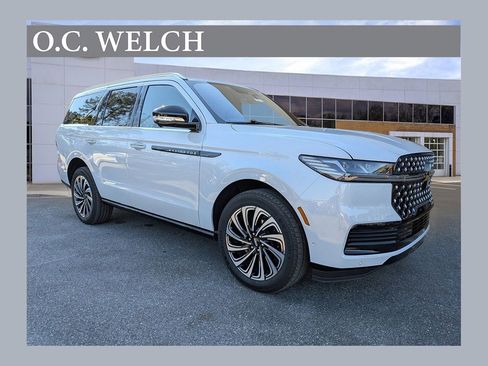 Certified 2025 Lincoln Navigator Black Label image 1