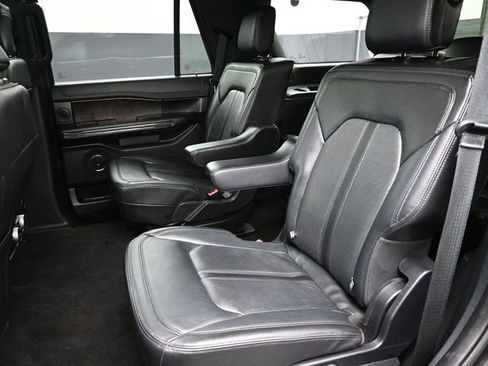 Used 2020 Ford Expedition Limited image 16