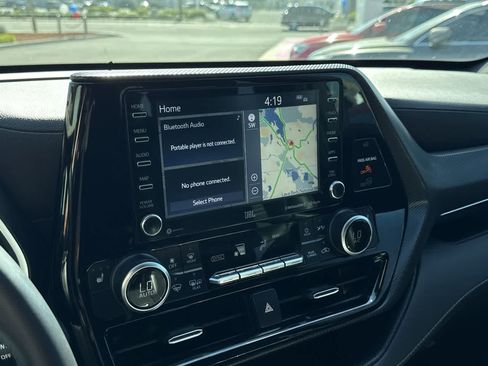 Used 2021 Toyota Highlander XSE AWD/4WD image 19