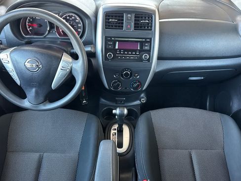 Used 2017 Nissan Versa SV FWD image 3