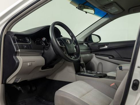 Used 2012 Toyota Camry LE image 13