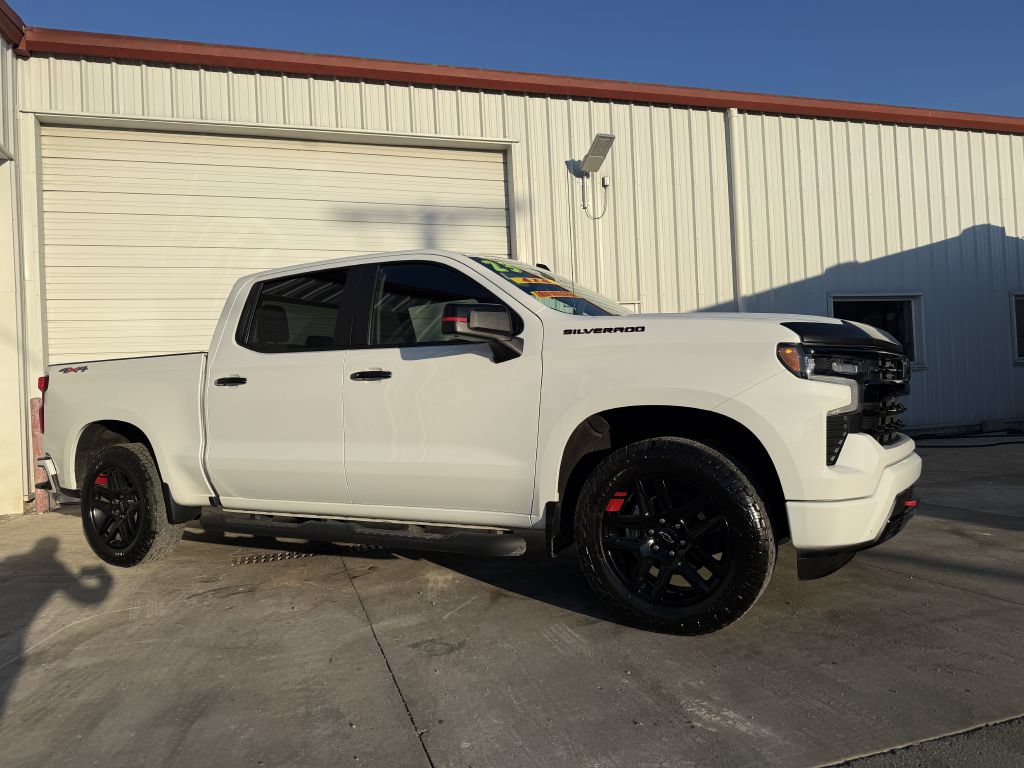 Used 2023 Chevrolet Silverado 1500 RST w/ Redline Edition AWD/4WD image 32
