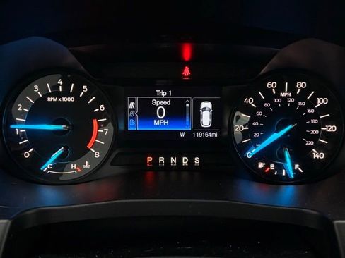 Used 2017 Ford Explorer XLT image 28