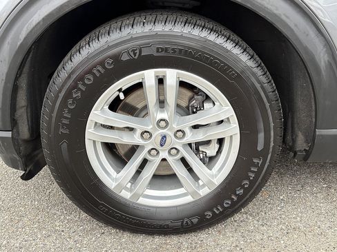 Used 2023 Ford Explorer XLT w/ Equipment Group 202A RWD image 29