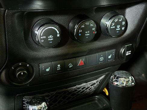 Used 2018 Jeep Wrangler Unlimited Sahara w/ Max Tow Package image 6