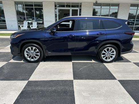 Used 2026 Toyota Highlander Limited AWD/4WD image 1