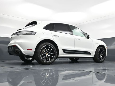 Used 2025 Porsche Macan AWD/4WD image 25