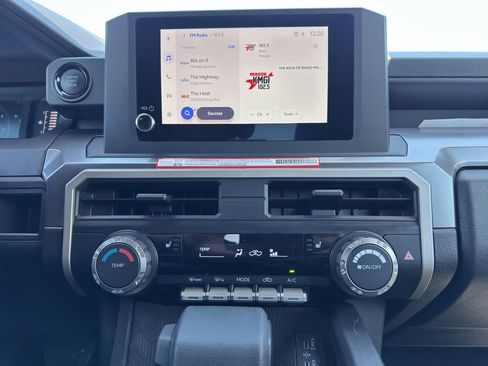 Certified 2025 Toyota Tacoma SR5 AWD/4WD image 15