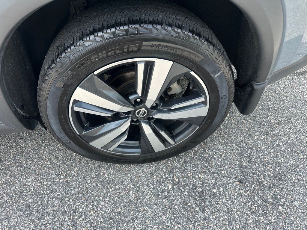 Used 2021 Nissan Rogue SL w/ Premium Package AWD/4WD image 9