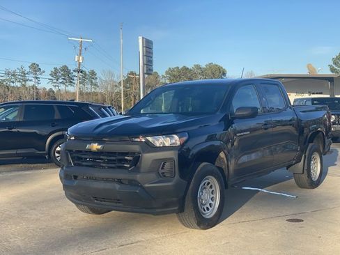 Used 2024 Chevrolet Colorado W/T image 7