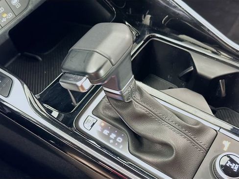 Used 2024 Kia Sorento SX Prestige w/ Olive Brown Leather Package image 18