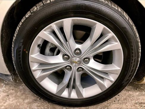 Used 2015 Chevrolet Impala LT image 9