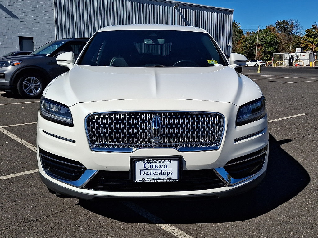 Used 2020 Lincoln Nautilus Premier AWD/4WD image 5
