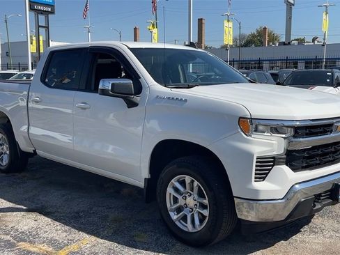 Used 2023 Chevrolet Silverado 1500 LT image 3