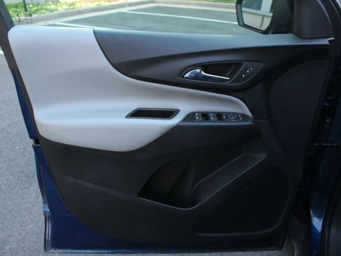 Used 2023 Chevrolet Equinox LS w/ LS Convenience Package FWD image 15