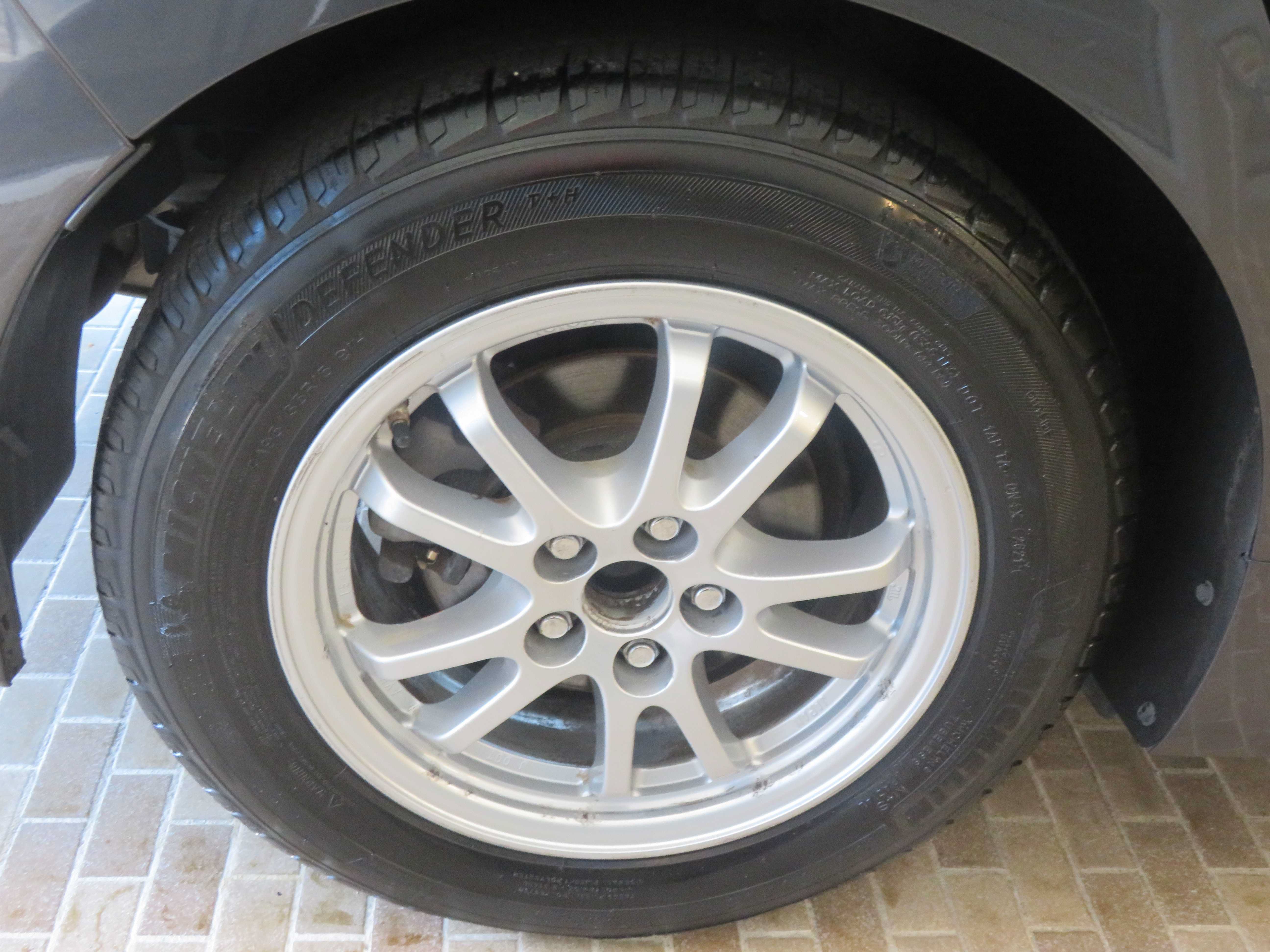 Used 2018 Toyota Prius Prime Premium FWD image 9