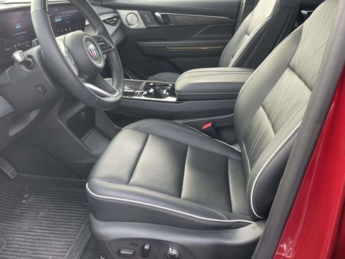 Used 2025 Buick Enclave Avenir w/ Super Cruise Package image 11