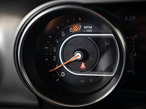 Used 2022 Jeep Wrangler Sport S image 29