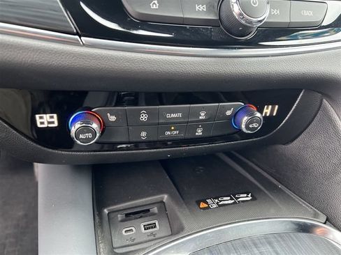 Used 2024 Buick Enclave Essence w/ Sport Touring Edition AWD/4WD image 19