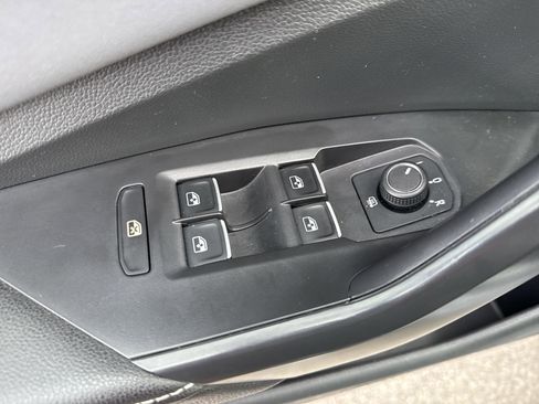 Used 2025 Volkswagen Jetta SE image 14