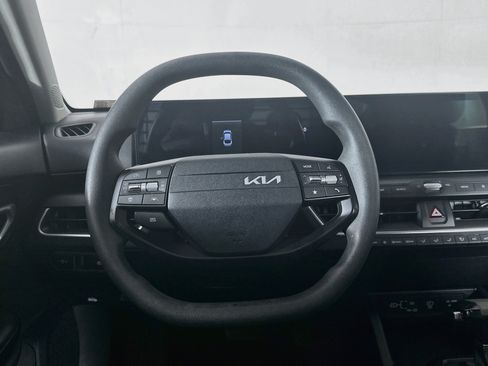 Used 2025 Kia K4 FWD image 18