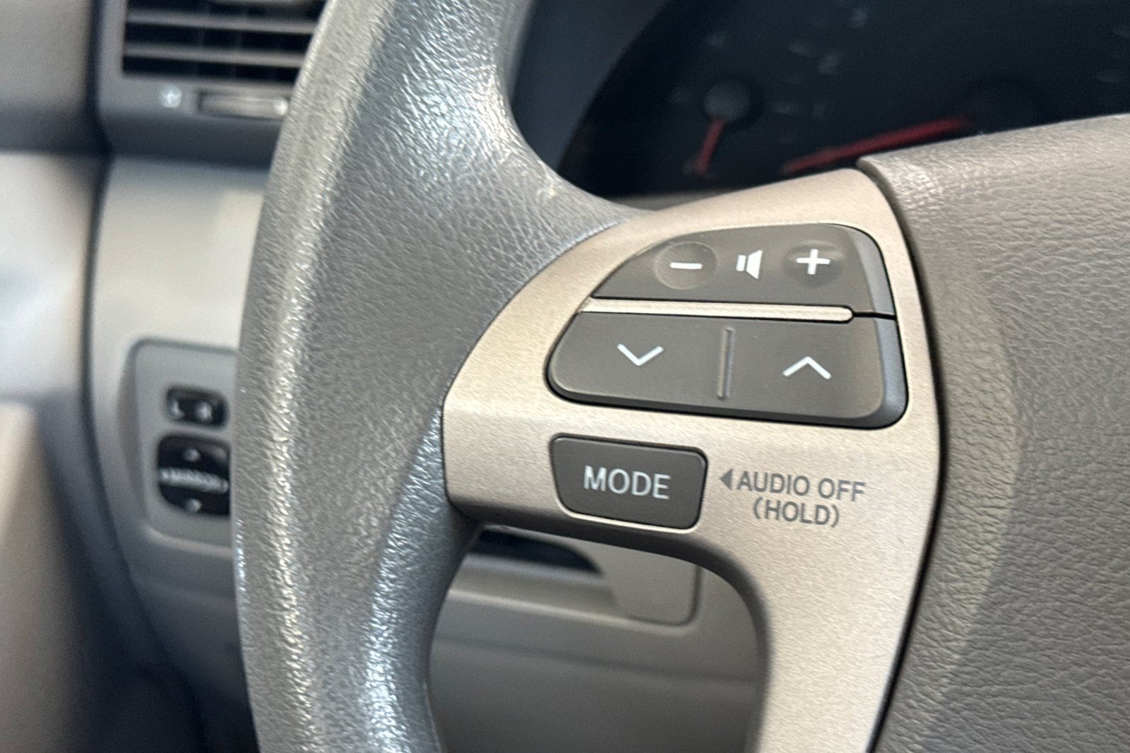 Used 2010 Toyota Camry LE FWD image 27