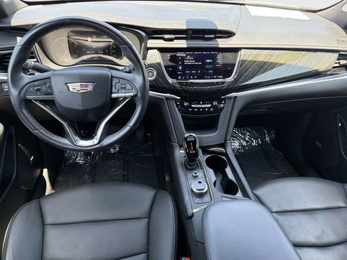 Certified 2023 Cadillac XT6 Premium Luxury FWD image 7