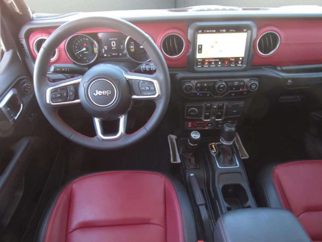 Used 2023 Jeep Wrangler Unlimited Rubicon 4xe AWD/4WD image 16