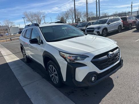 Used 2025 Subaru Outback Premium image 4