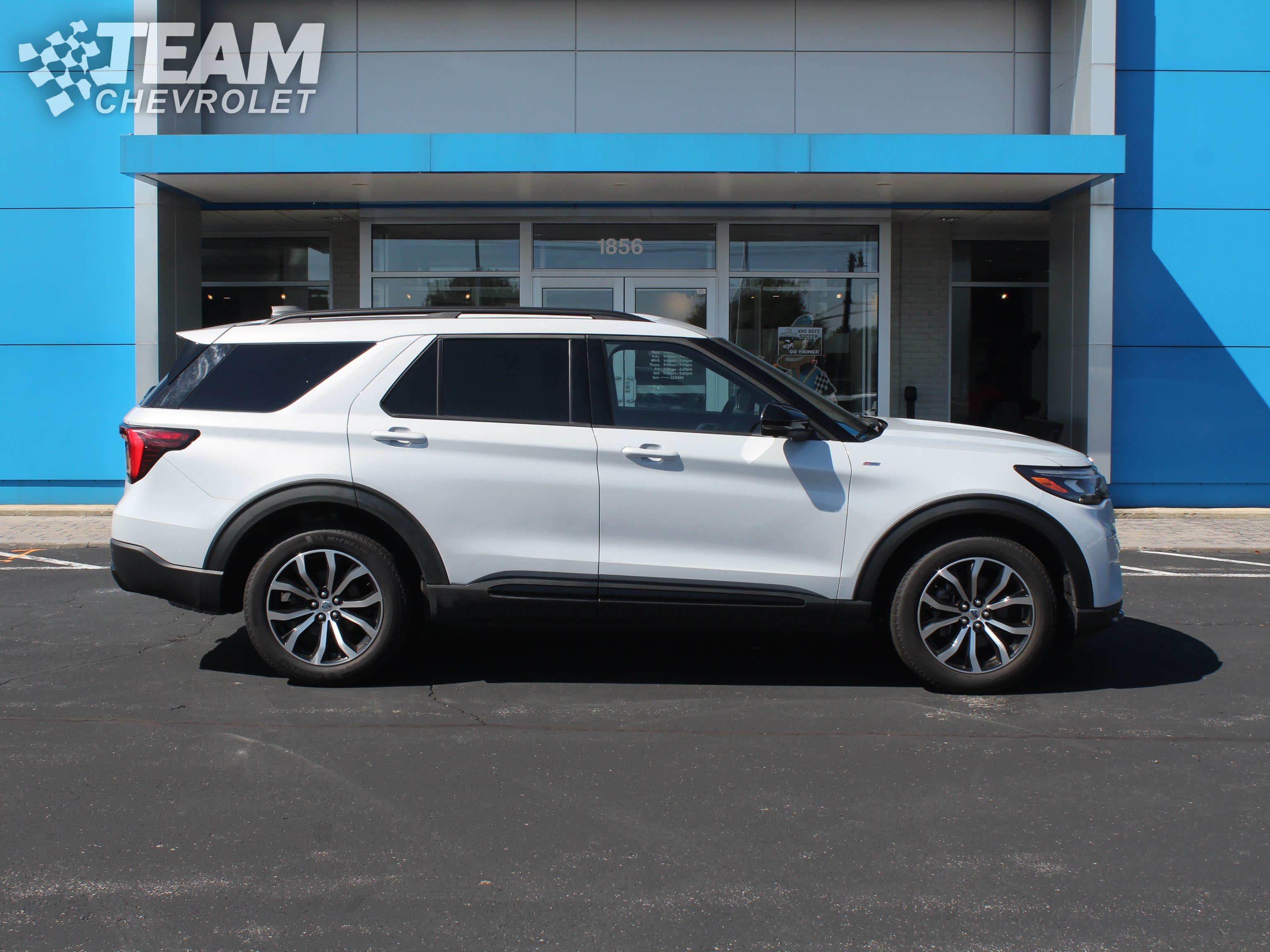 Used 2026 Ford Explorer ST-Line AWD/4WD image 3