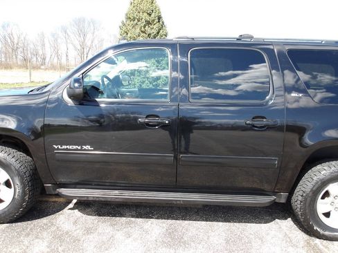 Used 2013 GMC Yukon XL SLT image 37