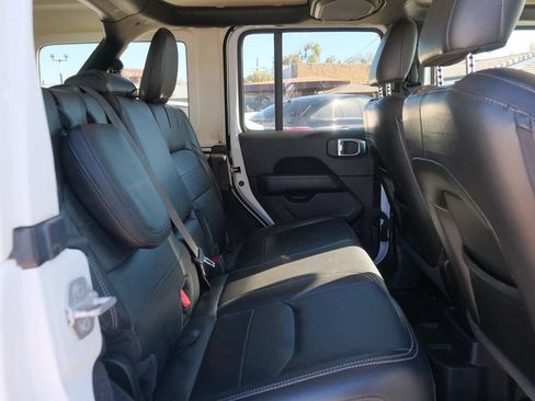 Used 2022 Jeep Wrangler Unlimited Sahara w/ Cold Weather Group AWD/4WD image 29