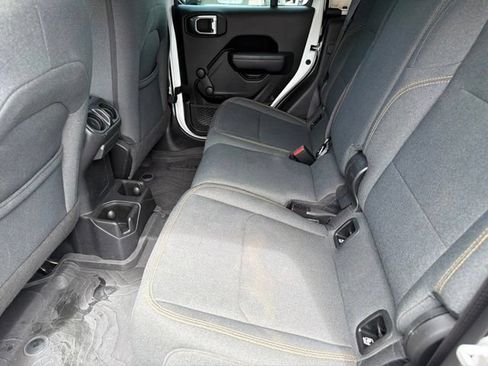 Used 2024 Jeep Gladiator Sport AWD/4WD image 32