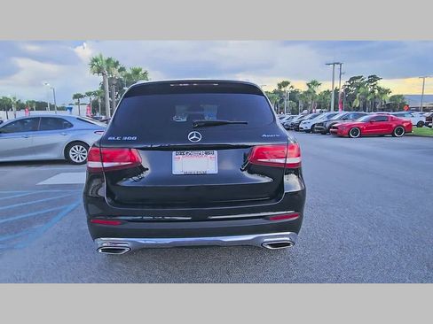 Used 2019 Mercedes-Benz GLC 300 4MATIC image 34