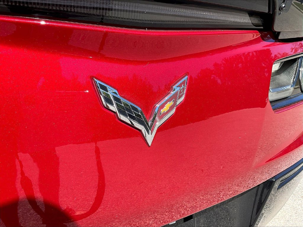 Used 2015 Chevrolet Corvette Z06 w/ 3LZ Preferred Equipment Group RWD image 24