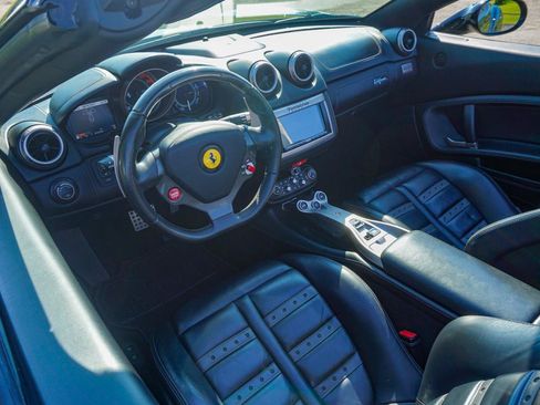 Used 2011 Ferrari California RWD image 35