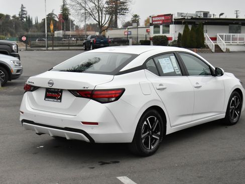 Used 2024 Nissan Sentra SV image 8
