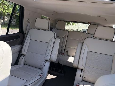 Used 2022 GMC Yukon Denali w/ Denali Premium Package AWD/4WD image 39