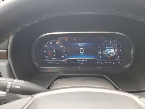 Used 2023 Chevrolet Tahoe High Country AWD/4WD image 15