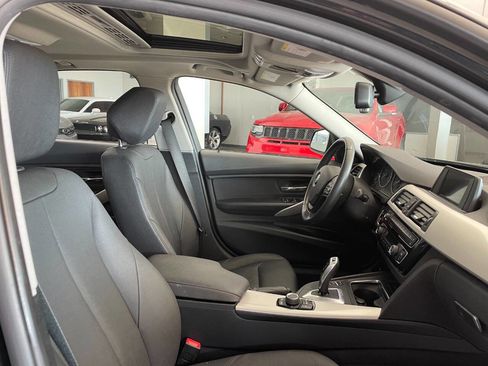 Used 2017 BMW 320i xDrive Sedan image 28