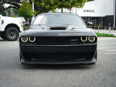 Used 2016 Dodge Challenger SRT Hellcat RWD image 3