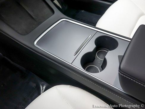 Used 2023 Tesla Model 3 Standard Range image 35