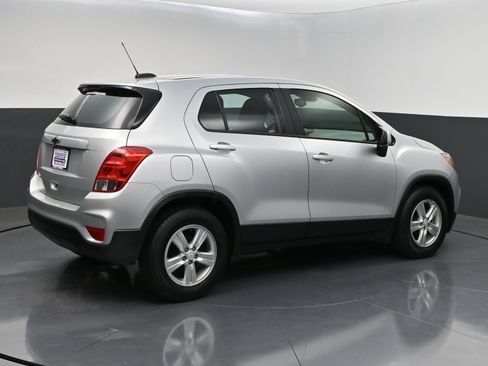 Used 2020 Chevrolet Trax LS FWD image 7