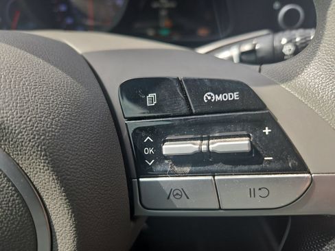 Used 2023 Hyundai Elantra SEL FWD image 15