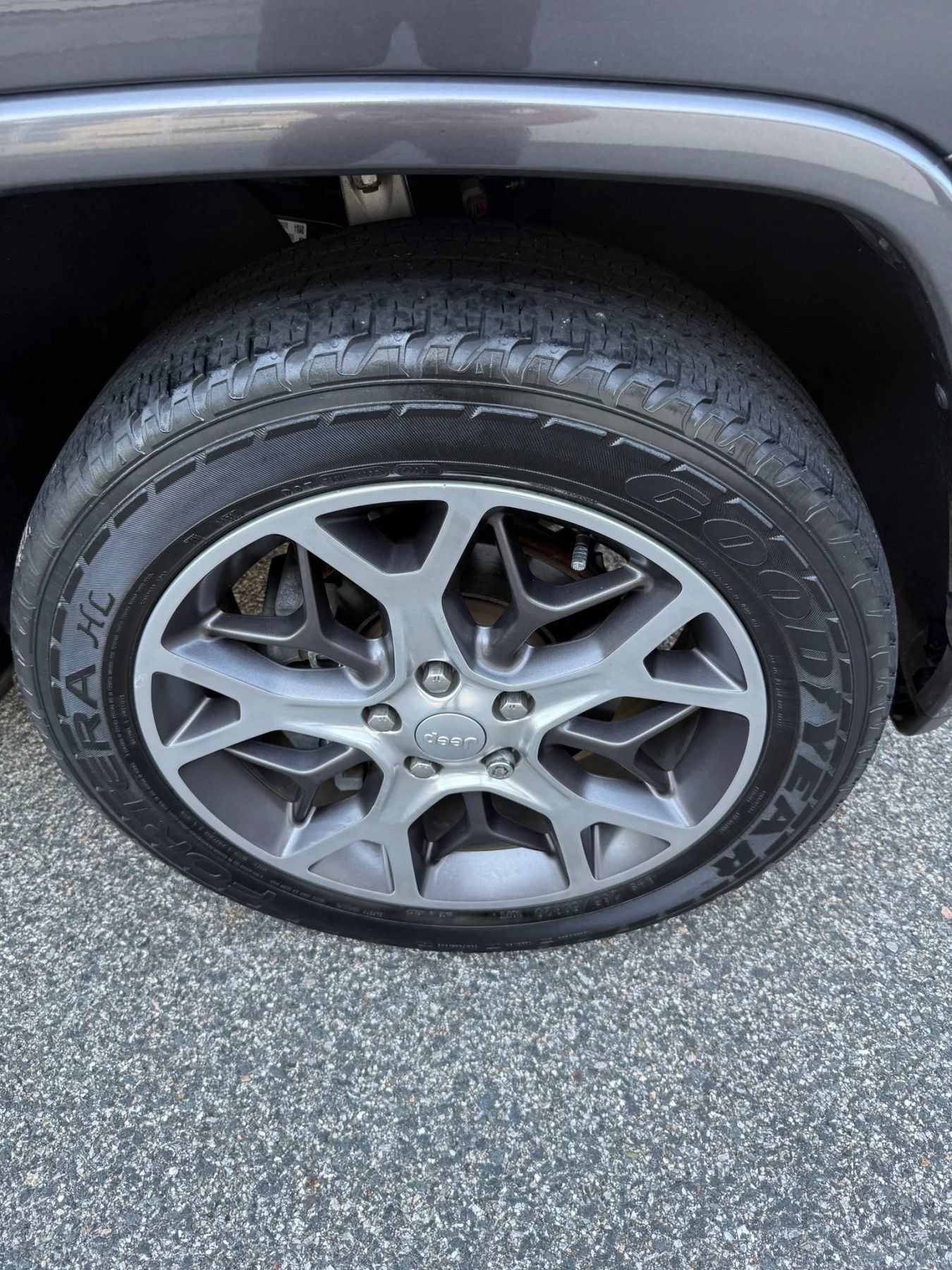 Used 2018 Jeep Grand Cherokee Limited AWD/4WD image 12