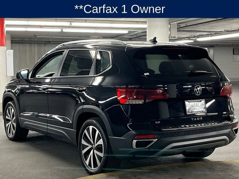 Used 2023 Volkswagen Taos SE w/ Panoramic Sunroof Package AWD/4WD image 5